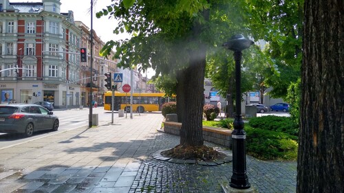 Dobra wiadomość dla pasażerów – przystanek A4 wraca na miejsce przy Urzędzie Miejskim!