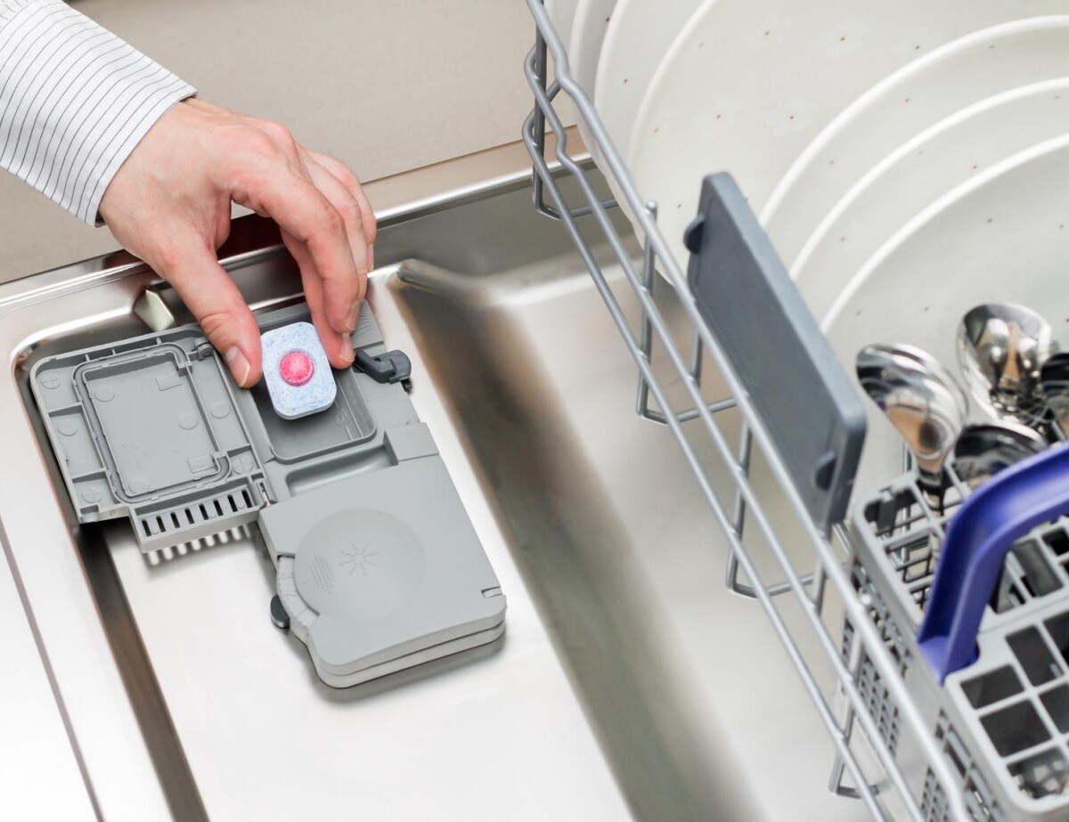 Крышка для отсека посудомоечной машины. Не растворяется таблетка в посудомоечной машине. Dishwasher program. Не растворяется таблетка в посудомоечной машине. Посудомоечная цикл.