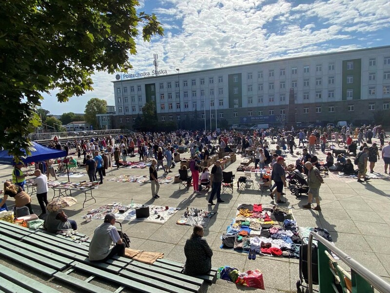 Na plac Krakowski wraca wyprzedaż garażowa!