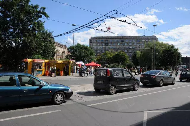 Plac Piastów 3