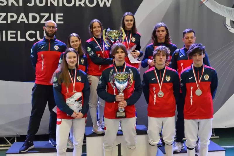 Podwójne srebro szermierzy Piasta Gliwice na Mistrzostwach Polski Juniorów