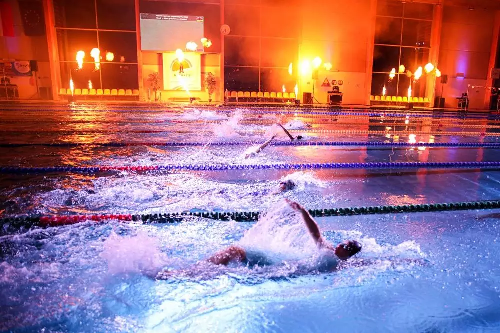 Puchar Sprintu Gliwice Night&Lights Swim 2022. Niezwykłe widowisko w Gliwicach / fot. UM Gliwice