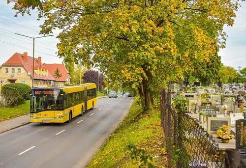 Specjalna oferta komunikacji miejskiej na okres Wszystkich Świętych