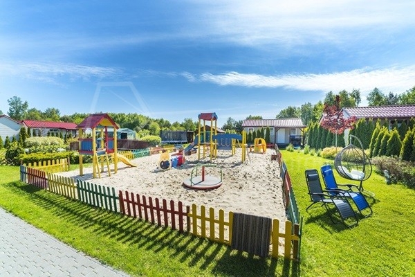 Wakacyjny wypoczynek nad Bałtykiem w domkach Szmaragdowe Morze