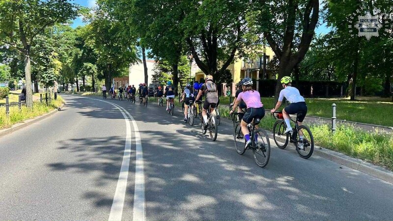 Wolontariuszka wyruszyła z Gliwic, by na rowerze pokonać 3800 kilometrów. Policja pomogła