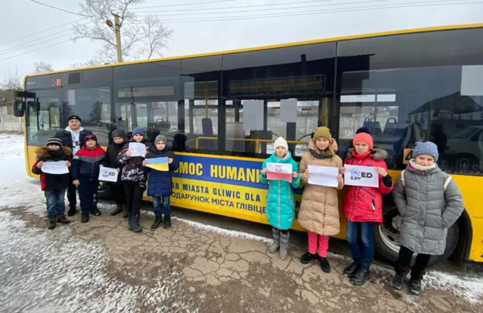 Z Gliwic na Ukrainę. Podarowanie autobusu mieszkańcom ukraińskiej wsi / fot. UM Gliwice