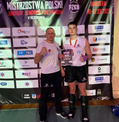 Zawodnik z Gliwic Wicemistrzem Polski Seniorów w Kickboxingu!